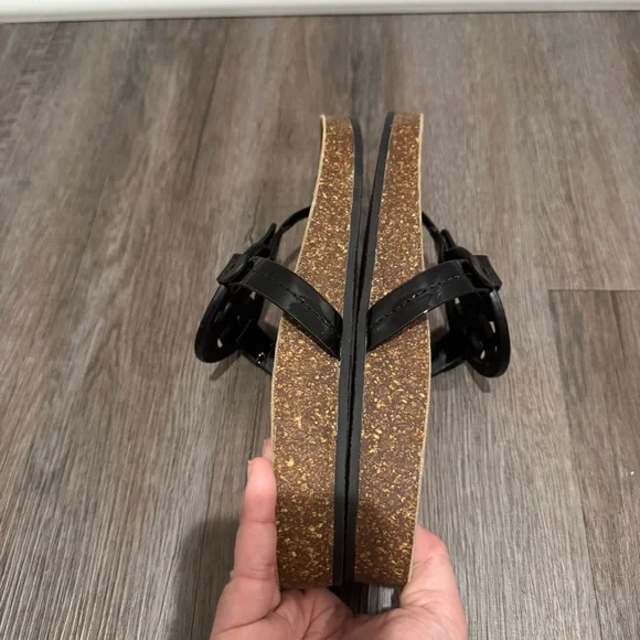 Tory Burch Cloud Logo Black Patent Leather Sandals - Picture 6 of 8